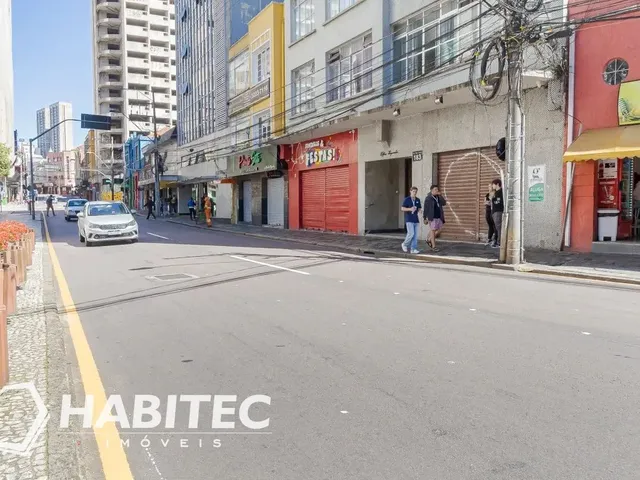 Apartamento 2 quartos e 2 banheiros, à venda, no bairro Centro em Curitiba
