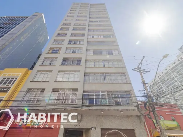 Apartamento 2 quartos e 2 banheiros, à venda, no bairro Centro em Curitiba