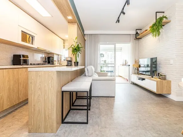 Apartamento 2 quartos e 1 banheiro, à venda, no bairro Campo Comprido em Curitiba