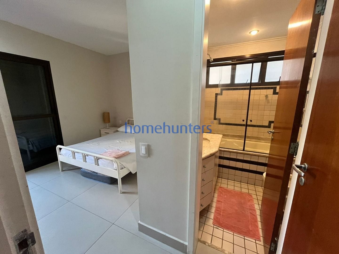 Apartamento para alugar com 1 quarto, 70m² - Foto 12