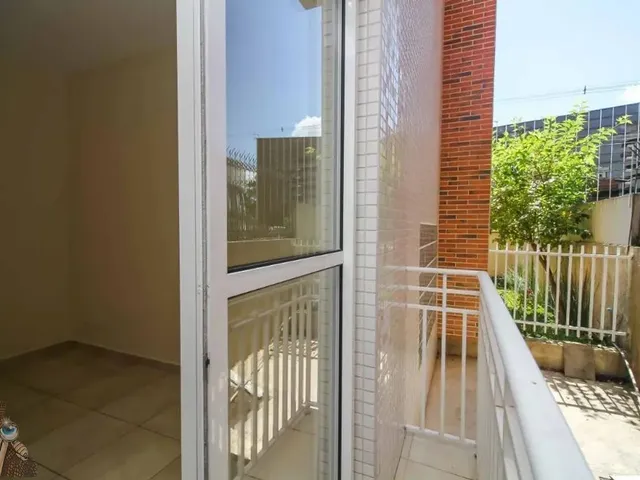 Apartamento 1 quarto e 1 banheiro, para alugar, no bairro Centro Cívico em Curitiba