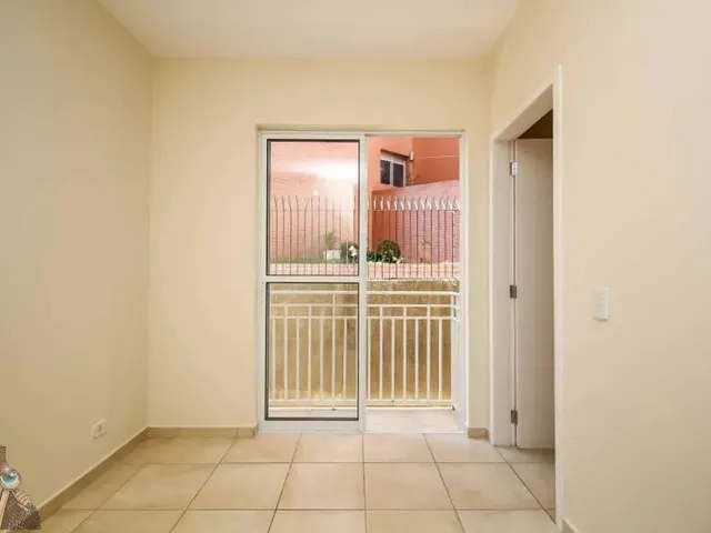 Apartamento 1 quarto e 1 banheiro, para alugar, no bairro Centro Cívico em Curitiba