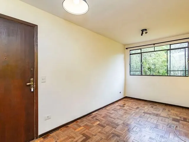 Apartamento 2 quartos e 1 banheiro, para alugar, no bairro Boa Vista em Curitiba