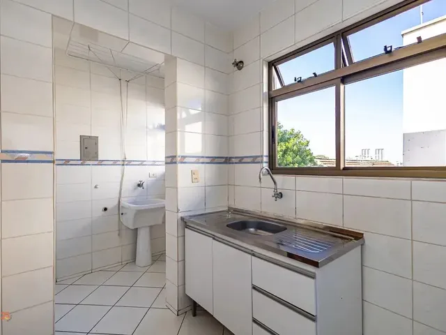 Apartamento 2 quartos e 1 banheiro, para alugar, no bairro São Francisco em Curitiba