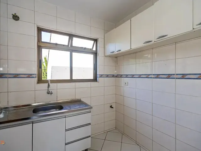 Apartamento 2 quartos e 1 banheiro, para alugar, no bairro São Francisco em Curitiba