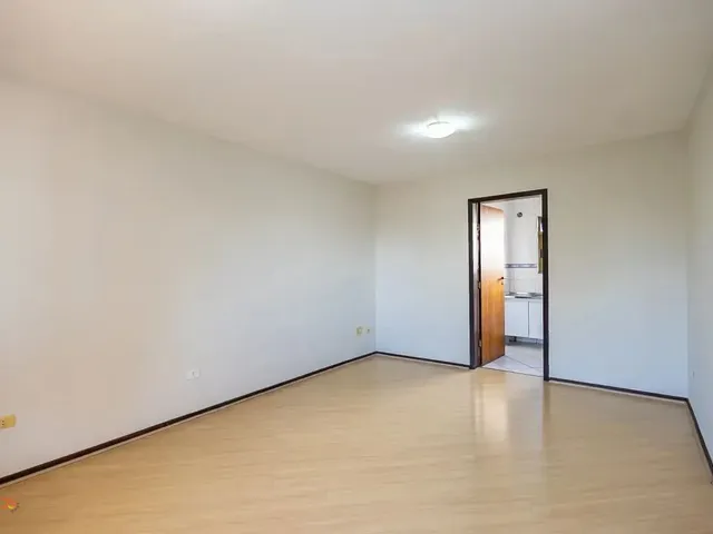 Apartamento 2 quartos e 1 banheiro, para alugar, no bairro São Francisco em Curitiba