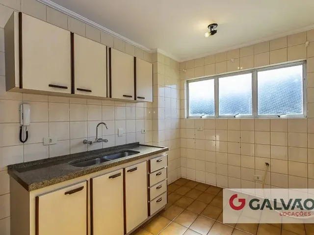 Apartamento 3 quartos e 1 banheiro, para alugar, no bairro Ahú em Curitiba