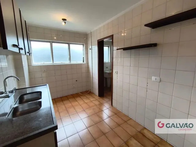 Apartamento 3 quartos e 1 banheiro, para alugar, no bairro Ahú em Curitiba
