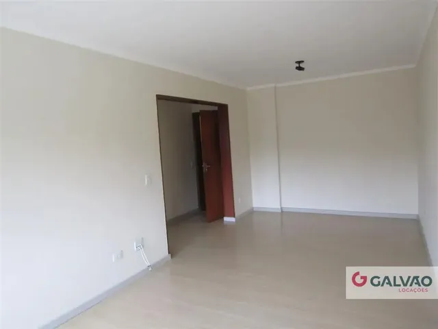 Apartamento 3 quartos e 1 banheiro, para alugar, no bairro Ahú em Curitiba
