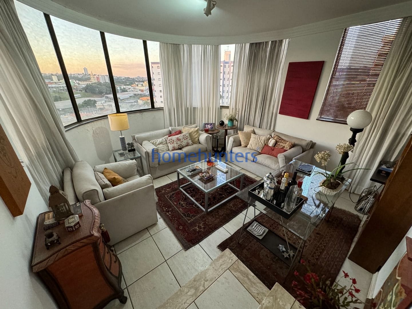 Apartamento à venda com 3 quartos, 210m² - Foto 1
