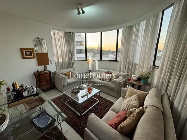 Apartamento com 340m² 3 quartos e 3 banheiros, à venda, no bairro Vila Coqueiro em Valinhos