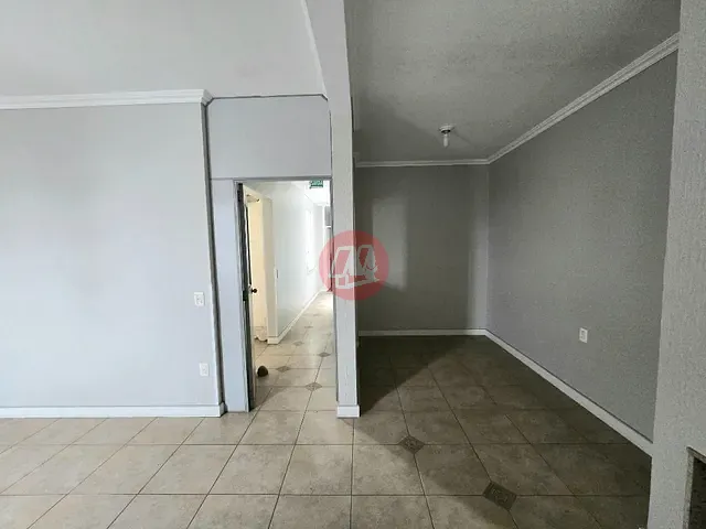 Apartamento 3 quartos e 2 banheiros, para alugar, no bairro Santana em Porto Alegre