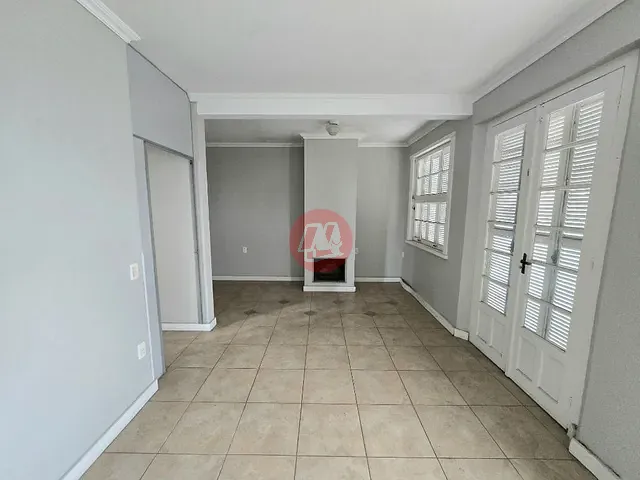 Apartamento 3 quartos e 2 banheiros, para alugar, no bairro Santana em Porto Alegre