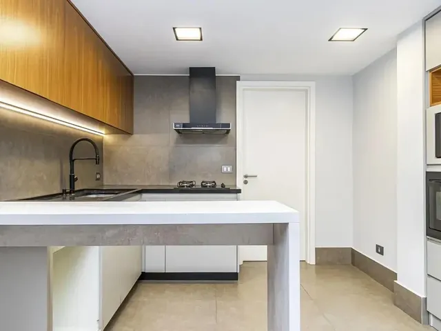 Apartamento à venda, no bairro Água Verde em Curitiba