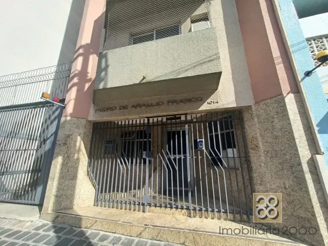 Apartamento 1 quarto e 1 banheiro, para alugar, no bairro Centro em Curitiba