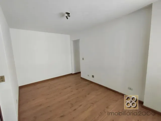 Apartamento 1 quarto e 1 banheiro, para alugar, no bairro Centro em Curitiba