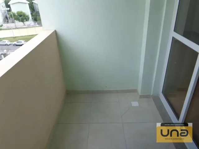 Apartamento 2 quartos e 2 banheiros, para alugar, no bairro CAMPO COMPRIDO em Curitiba
