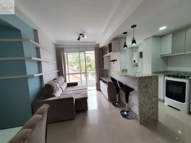 Apartamento 2 quartos e 2 banheiros, para alugar, no bairro Mercês em Curitiba