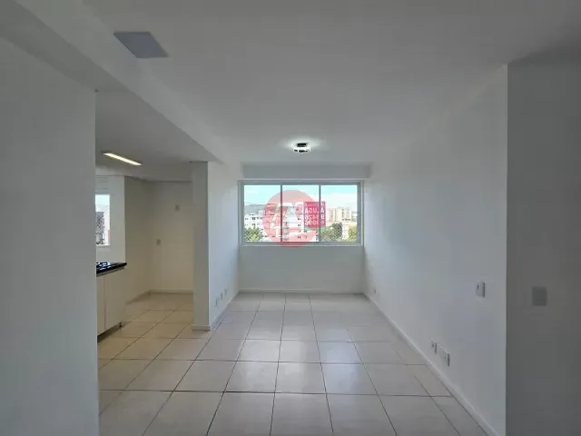 Apartamento 3 quartos e 2 banheiros, para alugar, no bairro Partenon em Porto Alegre