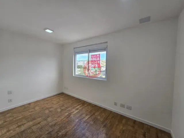 Apartamento 3 quartos e 2 banheiros, para alugar, no bairro Partenon em Porto Alegre