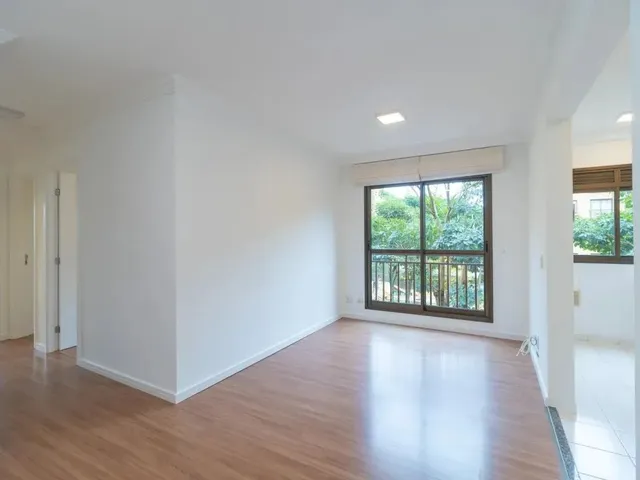 Apartamento 3 quartos e 1 banheiro, para alugar, no bairro Campo Comprido em Curitiba