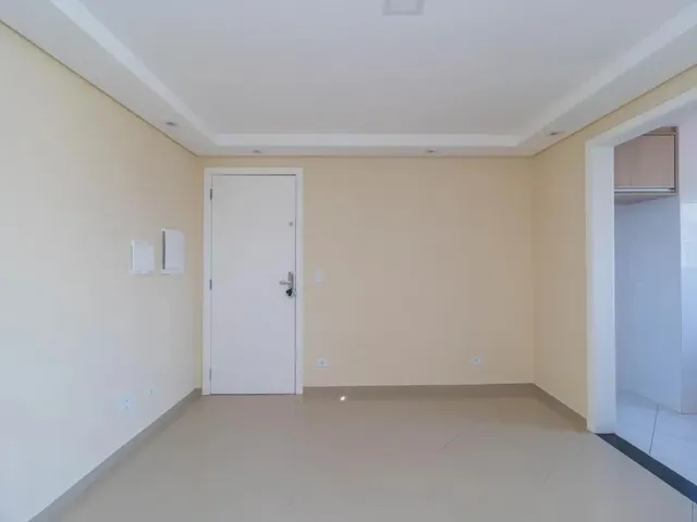 Apartamento 2 quartos e 1 banheiro, para alugar, no bairro Campo Comprido em Curitiba