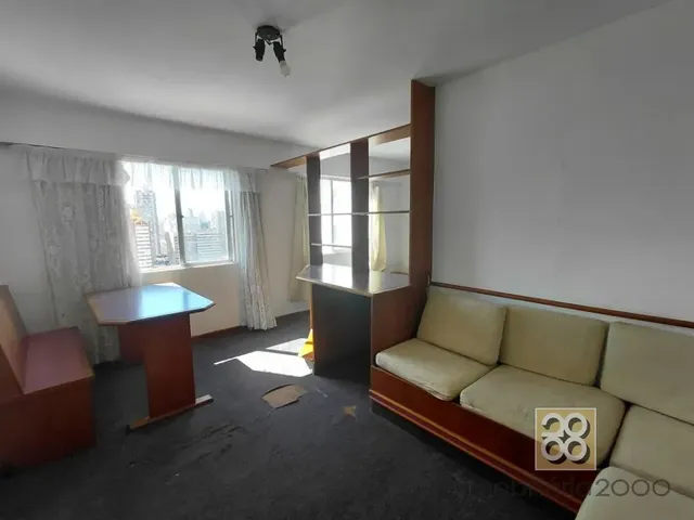 Apartamento 1 quarto e 1 banheiro, para alugar, no bairro Centro em Curitiba