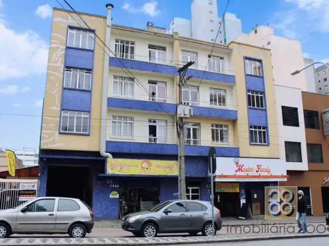 Apartamento 2 quartos e 1 banheiro, para alugar, no bairro Centro em Curitiba