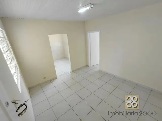Apartamento 2 quartos e 1 banheiro, para alugar, no bairro Centro em Curitiba