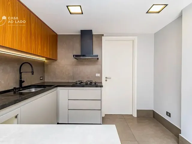 Apartamento 2 quartos e 2 banheiros, à venda, no bairro Água Verde em Curitiba