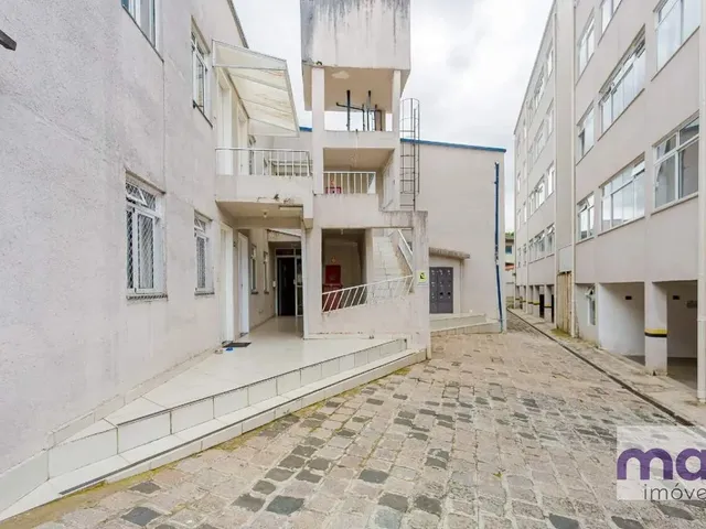 Apartamento 1 quarto e 1 banheiro, para alugar, no bairro Centro em Curitiba