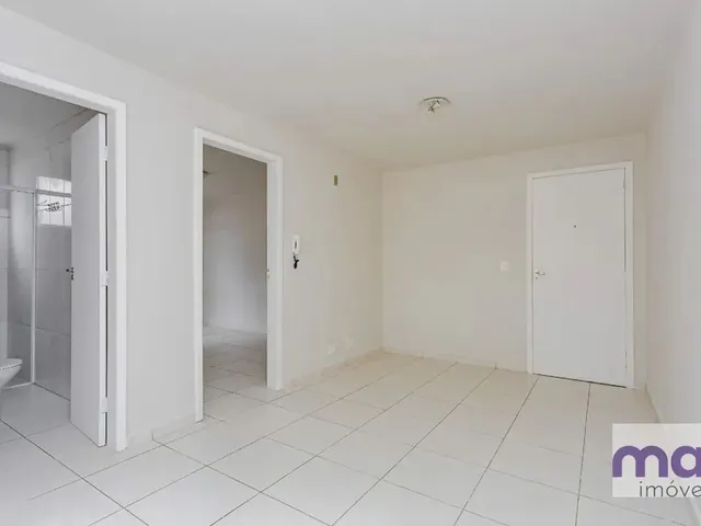 Apartamento 1 quarto e 1 banheiro, para alugar, no bairro Centro em Curitiba