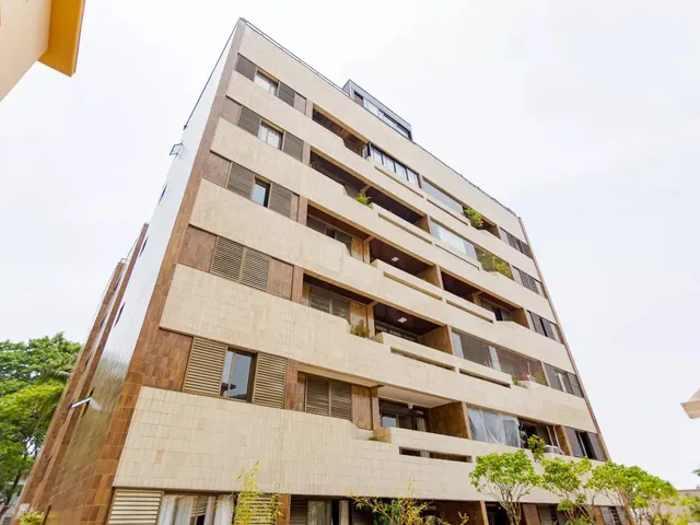 Apartamento 3 quartos e 2 banheiros, para alugar, no bairro Batel em Curitiba