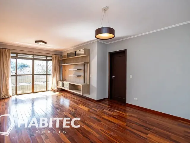Apartamento 3 quartos e 2 banheiros, para alugar, no bairro Batel em Curitiba