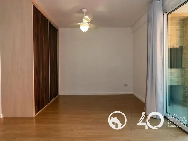 Apartamento 1 quarto e 1 banheiro, para alugar, no bairro Centro em Curitiba