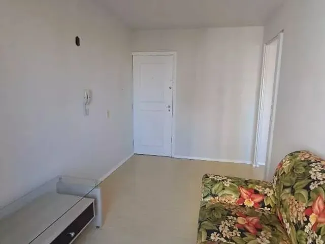 Apartamento com 40m² 1 quarto e 1 banheiro, para alugar, no bairro Centro em Curitiba
