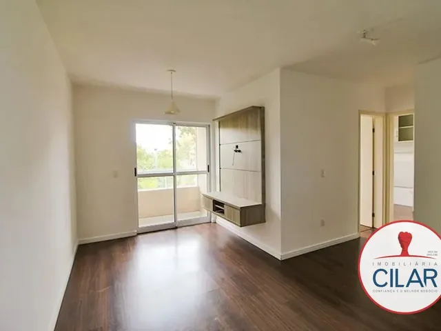 Apartamento 2 quartos e 1 banheiro, para alugar, no bairro Uberaba em Curitiba