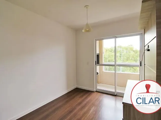 Apartamento 2 quartos e 1 banheiro, para alugar, no bairro Uberaba em Curitiba