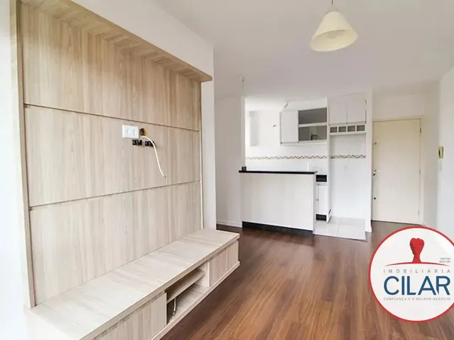Apartamento 2 quartos e 1 banheiro, para alugar, no bairro Uberaba em Curitiba