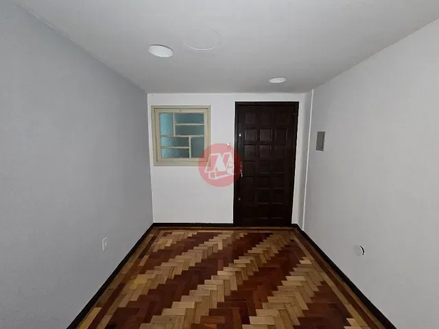 Apartamento 3 quartos e 2 banheiros, para alugar, no bairro Cidade Baixa em Porto Alegre