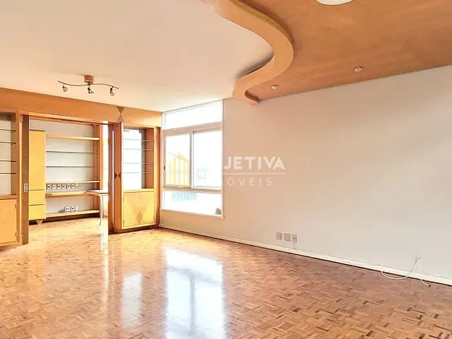 Apartamento com 200m² 3 quartos e 3 banheiros, para alugar, no bairro Moinhos de Vento em Porto Alegre