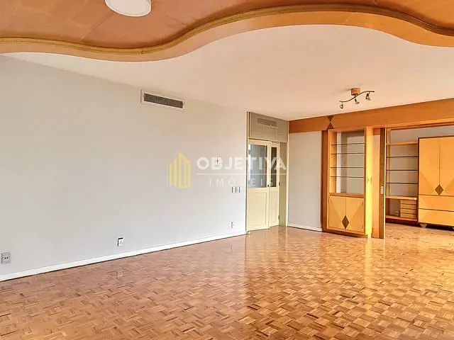 Apartamento com 200m² 3 quartos e 3 banheiros, para alugar, no bairro Moinhos de Vento em Porto Alegre