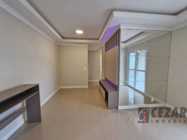 Apartamento 3 quartos e 2 banheiros, para alugar, no bairro Uberaba em Curitiba