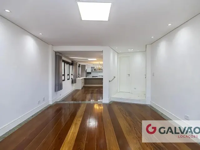 Apartamento 5 quartos e 1 banheiro, para alugar, no bairro Mercês em Curitiba