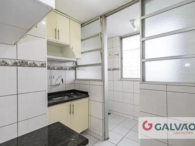 Apartamento 2 quartos e 1 banheiro, para alugar, no bairro Rebouças em Curitiba
