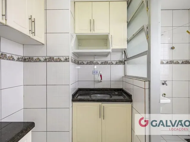 Apartamento 2 quartos e 1 banheiro, para alugar, no bairro Rebouças em Curitiba