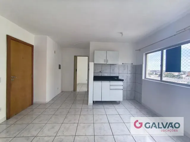 Apartamento 1 quarto e 1 banheiro, para alugar, no bairro Rebouças em Curitiba