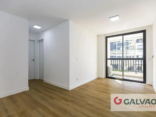 Apartamento 2 quartos e 1 banheiro, para alugar, no bairro Tingui em Curitiba