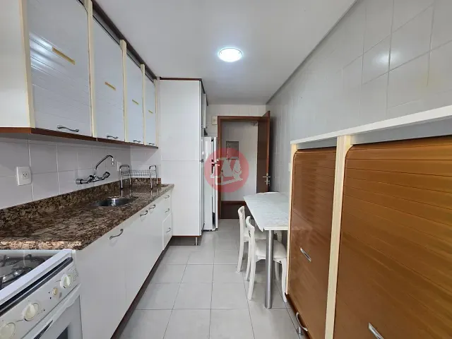 Apartamento com 96m² 3 quartos e 2 banheiros, para alugar, no bairro Rio Branco em Porto Alegre