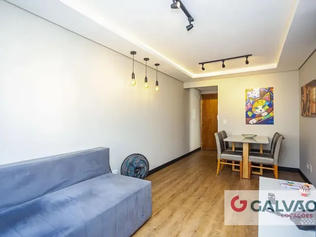 Apartamento 2 quartos e 2 banheiros, para alugar, no bairro Jardim Social em Curitiba